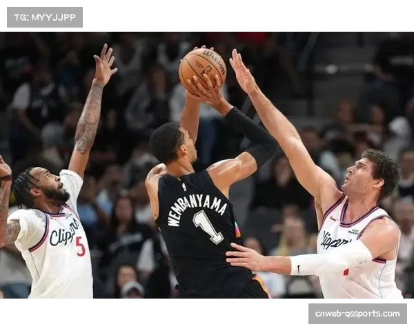 快船99-118不敌马刺，文班亚马伦纳德锋线对决